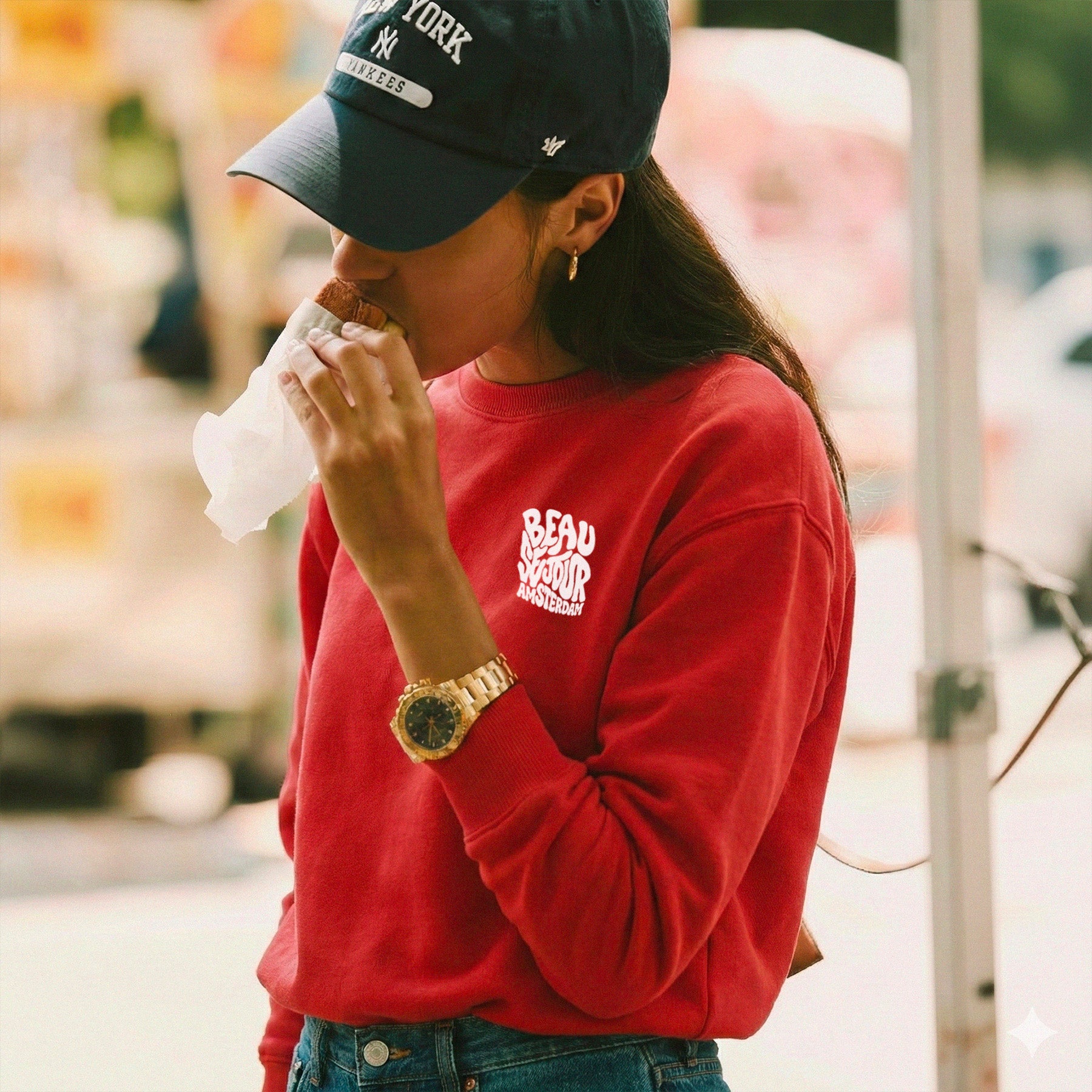 Sweatshirt Amsterdam. Sweatshirt rouge en coton biologique. Sweatshirt col rond amsterdam.