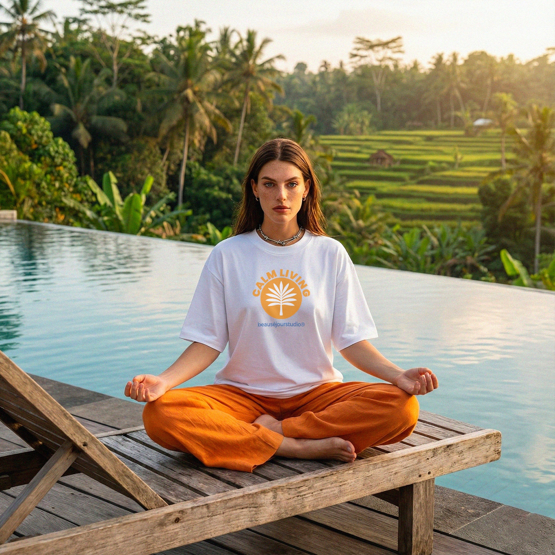 TShirt yoga pour femme. Coton 100% biologique. imprimé Calm living à l'avant.