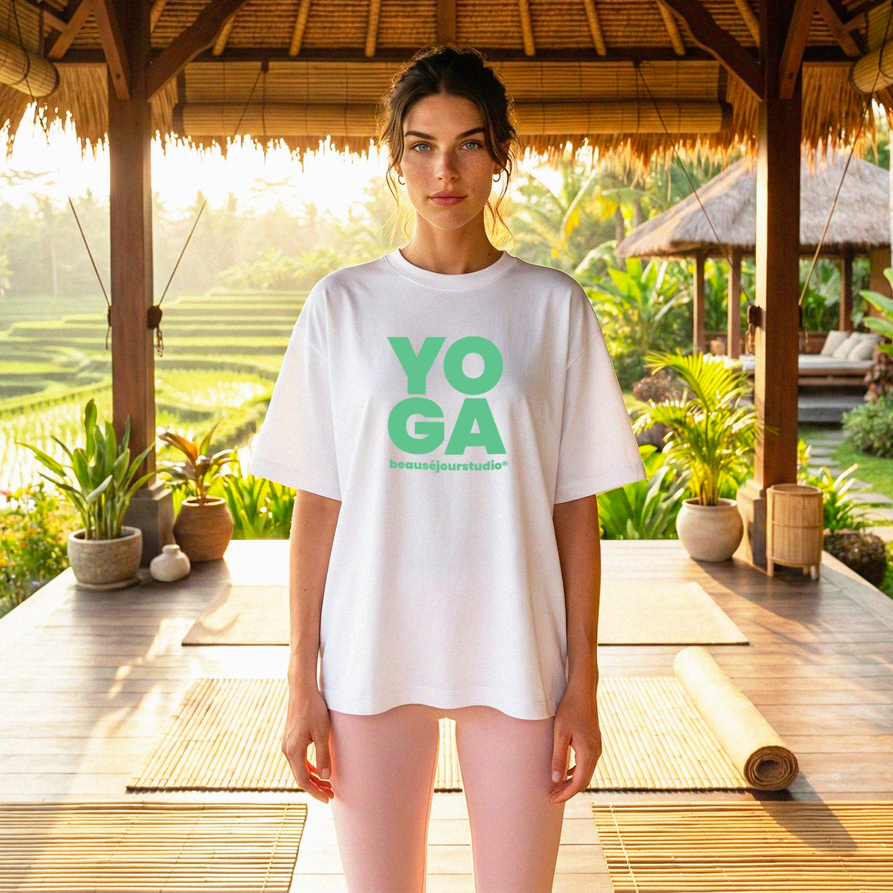 TShirt yoga 100% biologique pour femme. Impression Yoga à l'avant. Beausejour France.