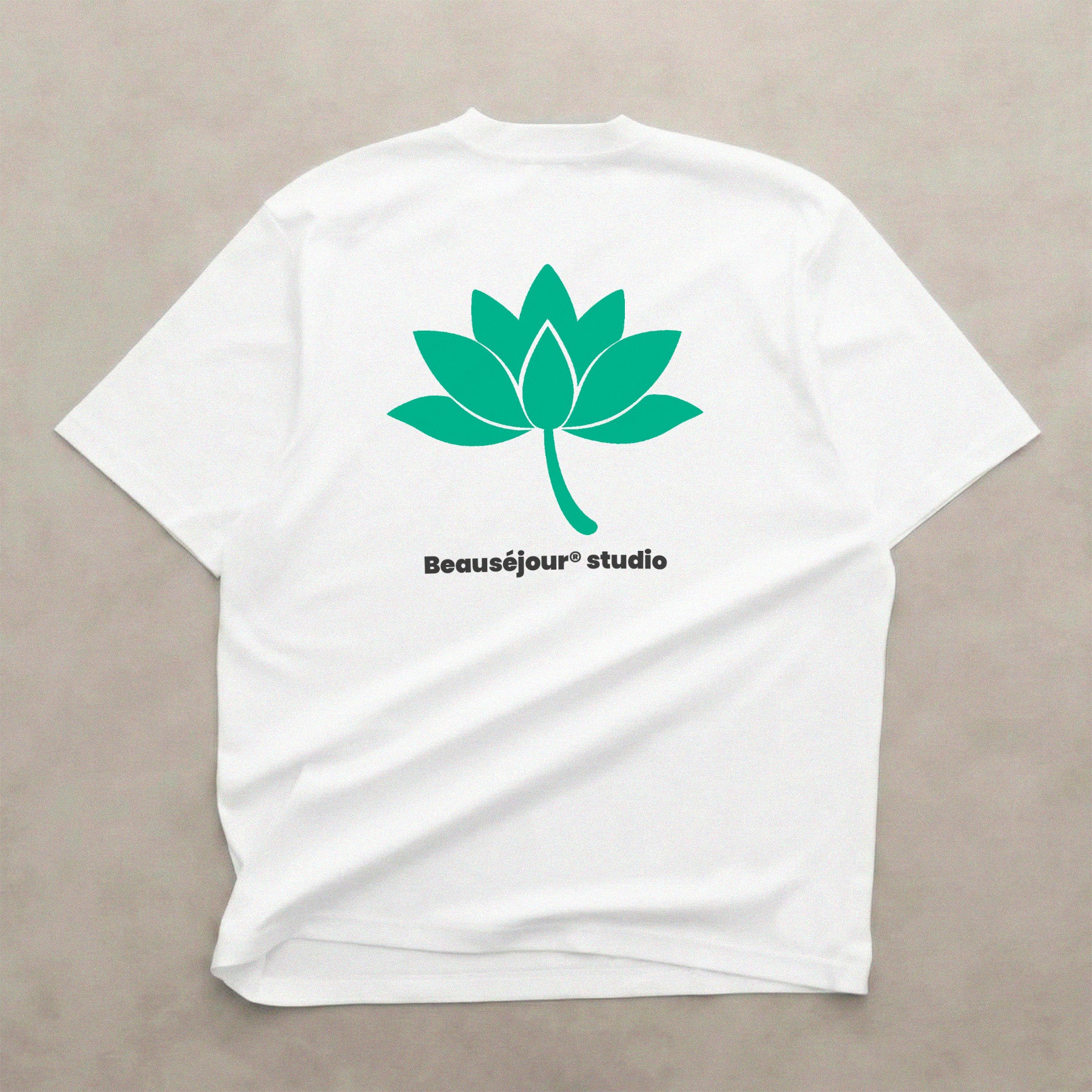TShirt pour femme en coton 100% biologique. Impression fleur de lotus vert. TShirt yoga pour femme, marque beausejour france. TShirt femme - TShirt pour femme - TShirt Lifestyle - T-Shirt Yoga pour femme