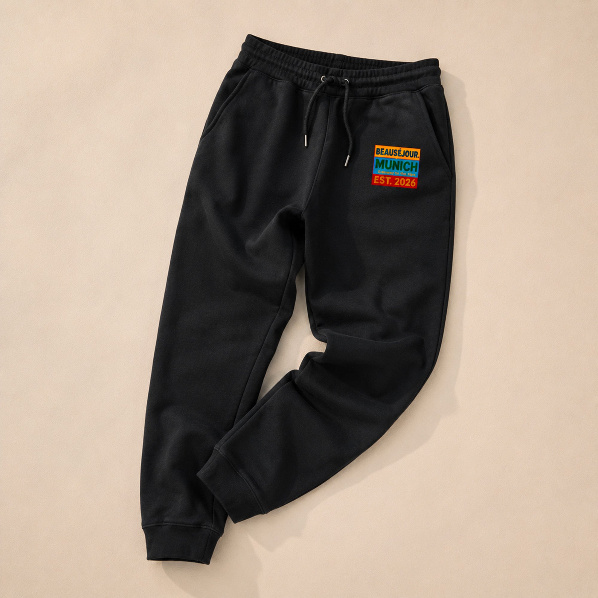 Jogging Gateway to the Alps Beauséjour® coloris noir, look complet, impression exclusive Gateway to the Alps.