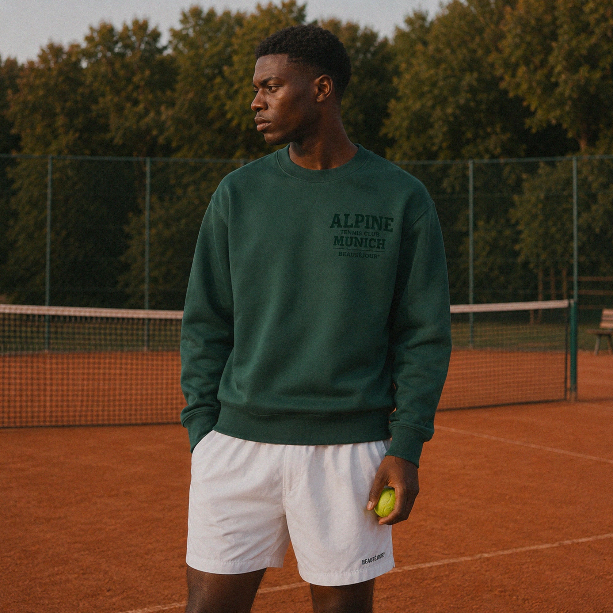 Sweat Alpine Tennis Club Munich Beauséjour® coloris vert homme, molleton brossé 350g/m², coupe confortable, vue de face.