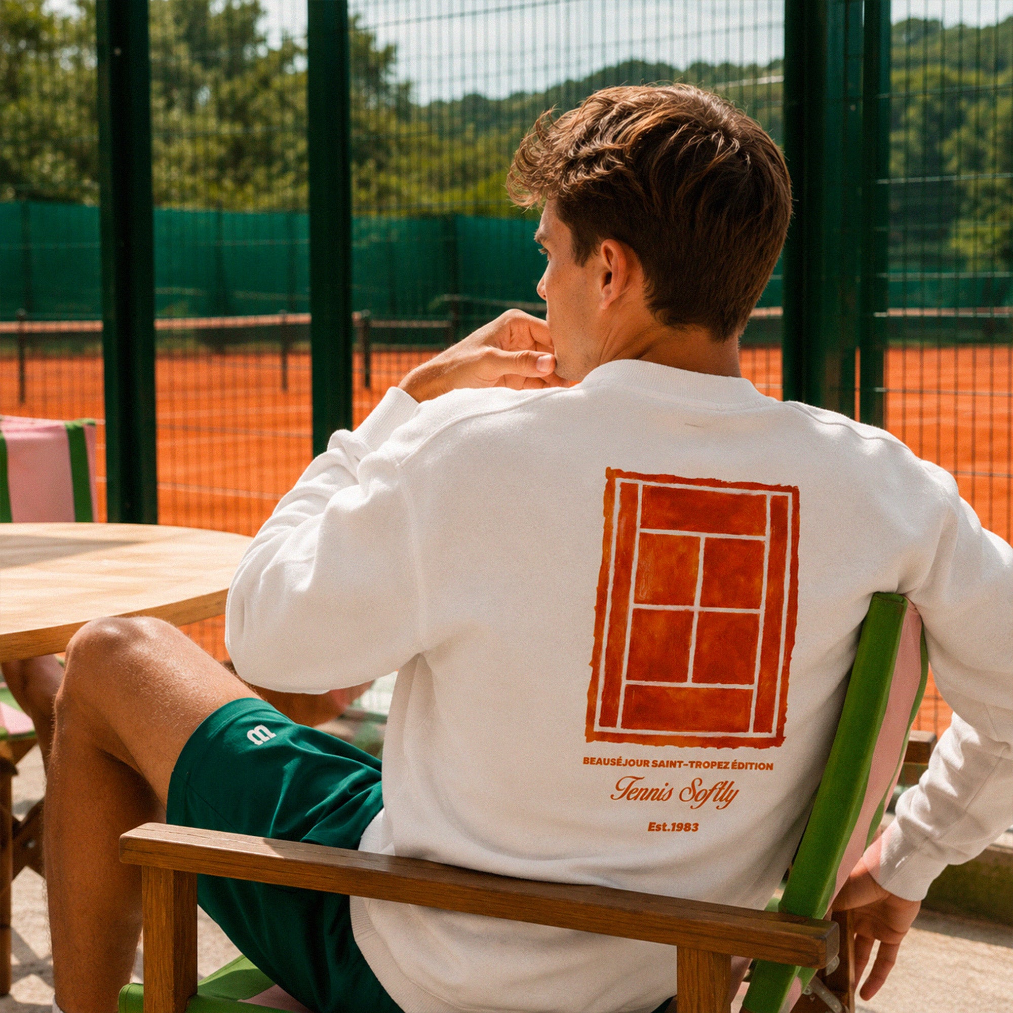 Sweatshirt tennis homme crème terre battue, vue de face en coton – Beauséjour France.