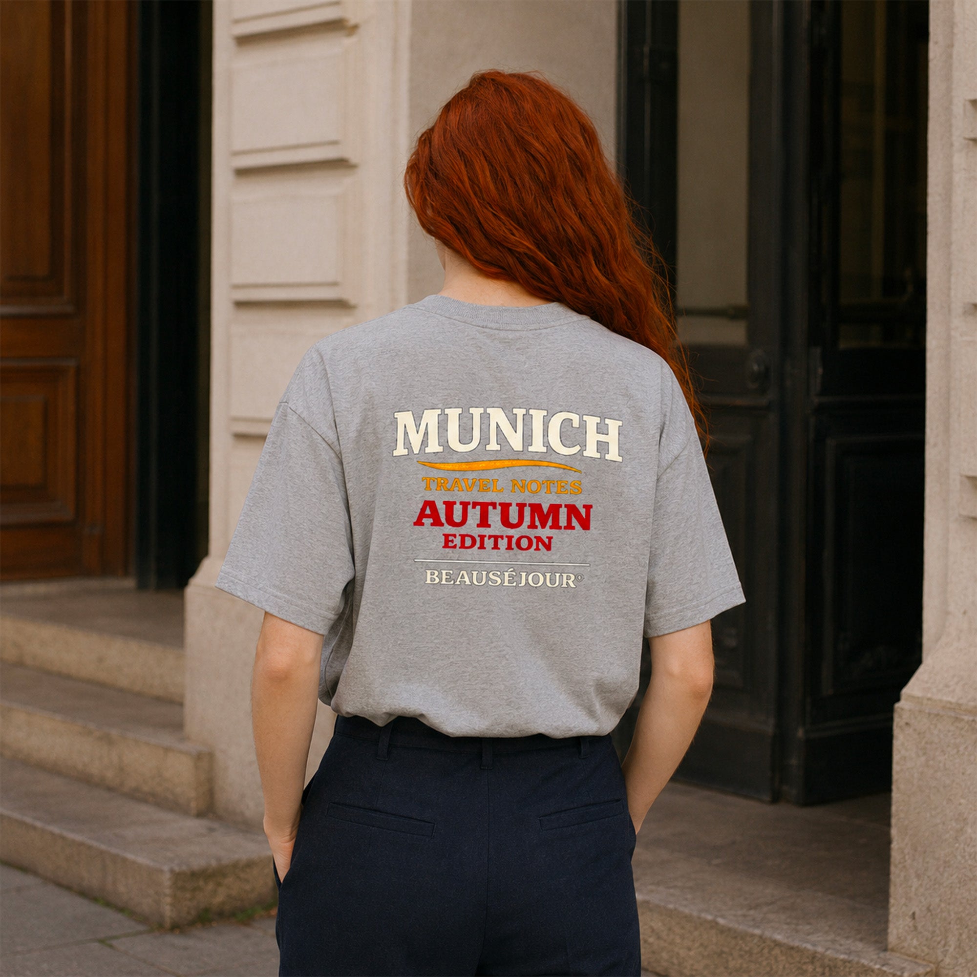 T-Shirt Boxy Travel Notes Munich Beauséjour® coloris gris femme, look complet, impression Travel Notes Autumn Edition.