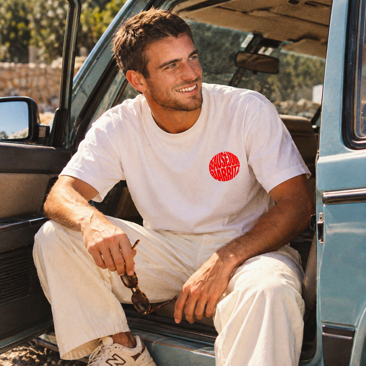 tshirt blanc beausejour biarritz homme coton biologique, vue de face.