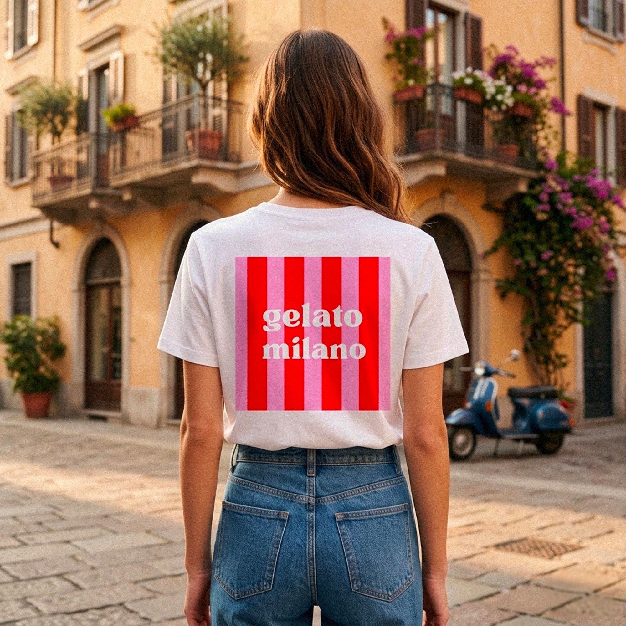 T-shirt femme blanc Beausejour print Gelato Milano, design graphique rouge et rose, look estival casual chic.