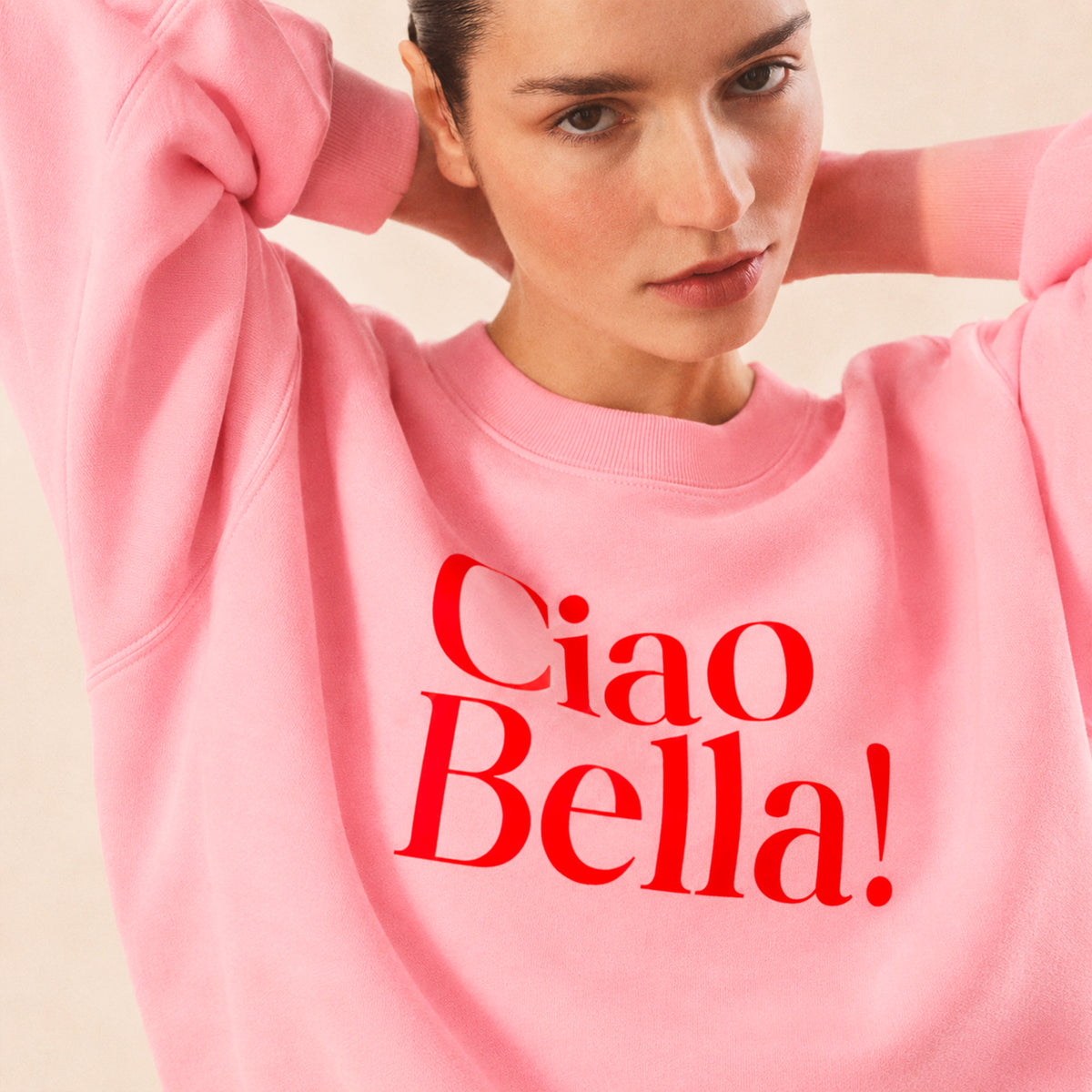 Look chic et estival avec sweatshirt coton bio rose Ciao Bella et pantalon rose, Beauséjour.