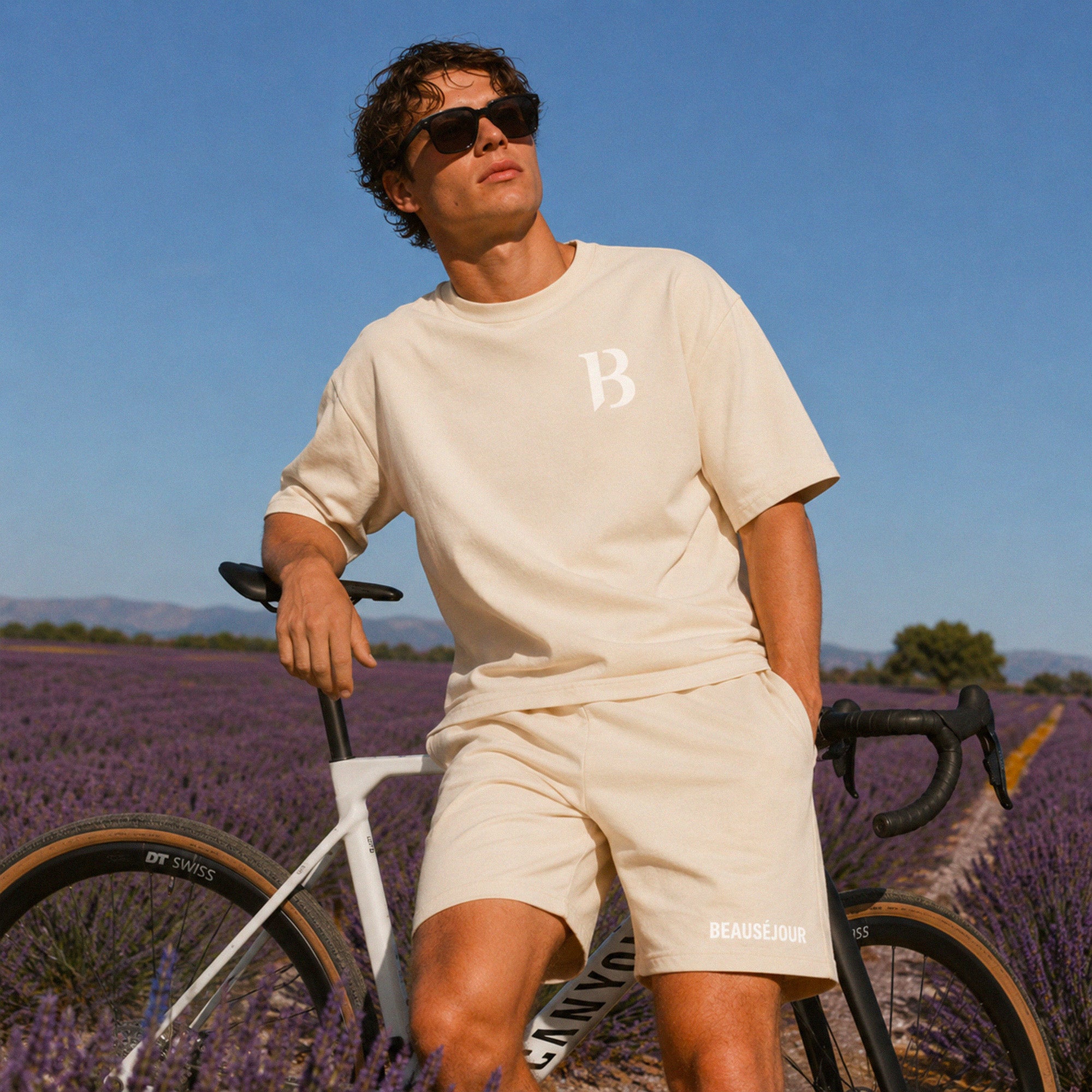 T-shirt Boxy Creme Signature B Beauséjour