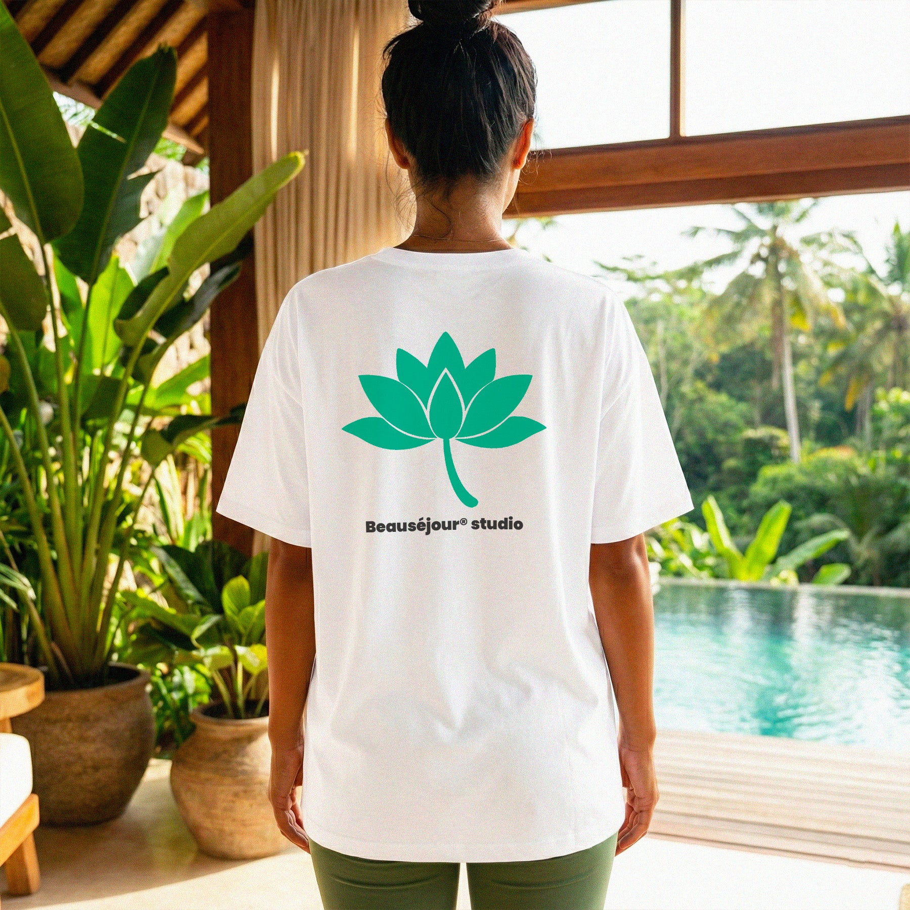 TShirt pour femme en coton 100% biologique. Impression fleur de lotus vert. TShirt yoga pour femme, marque beausejour france. 