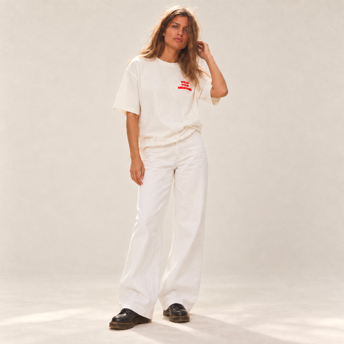 T-shirt boxy One More Song Beauséjour porté par une femme, vue 4.