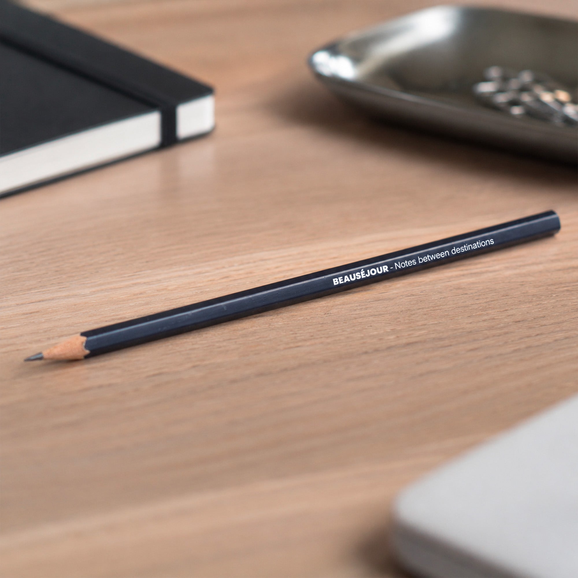 crayon bois beausejour design elegant