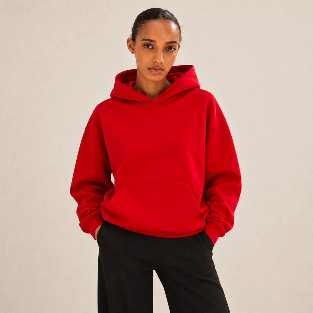 Hoodie rouge Dolce Vita citron Beauséjour, vue de face.