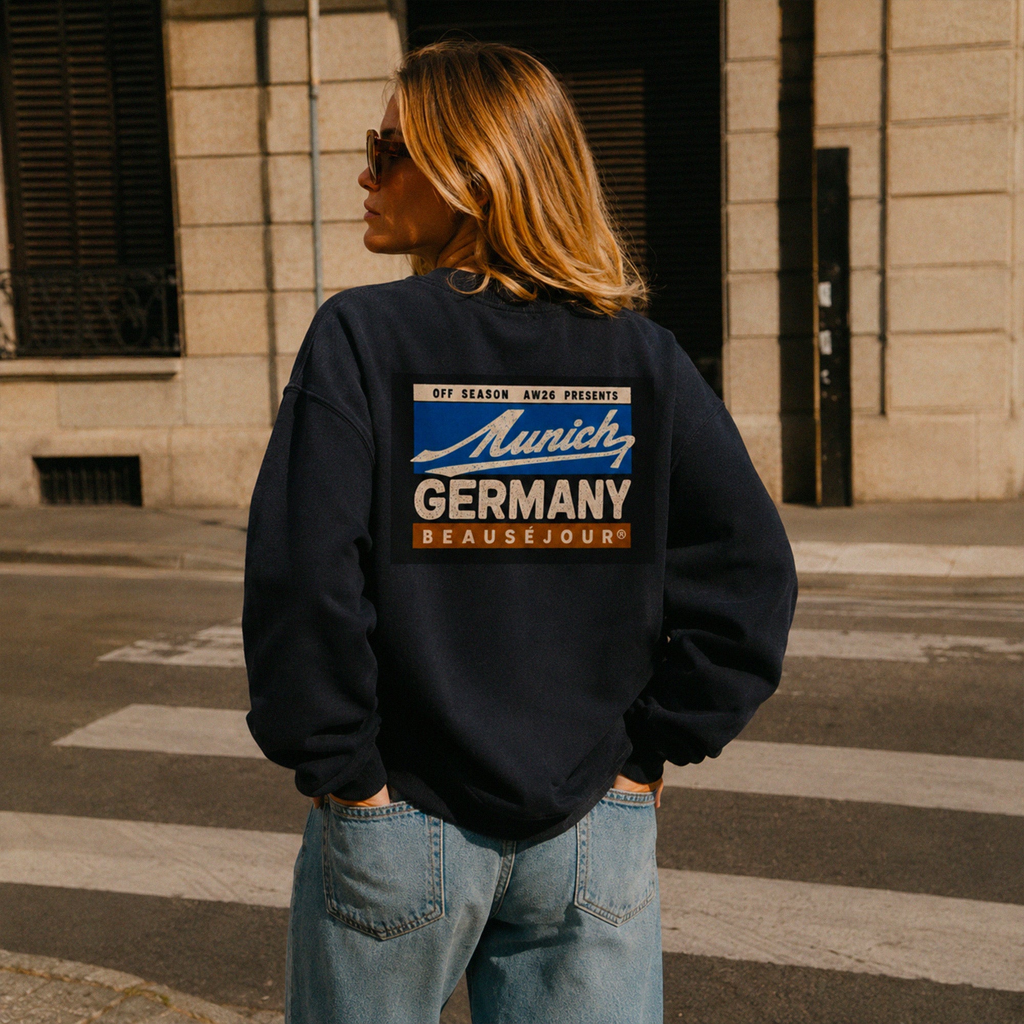Sweat Off Season Munich Beauséjour® coloris noir femme, look complet, impression graphique Off Season Munich.