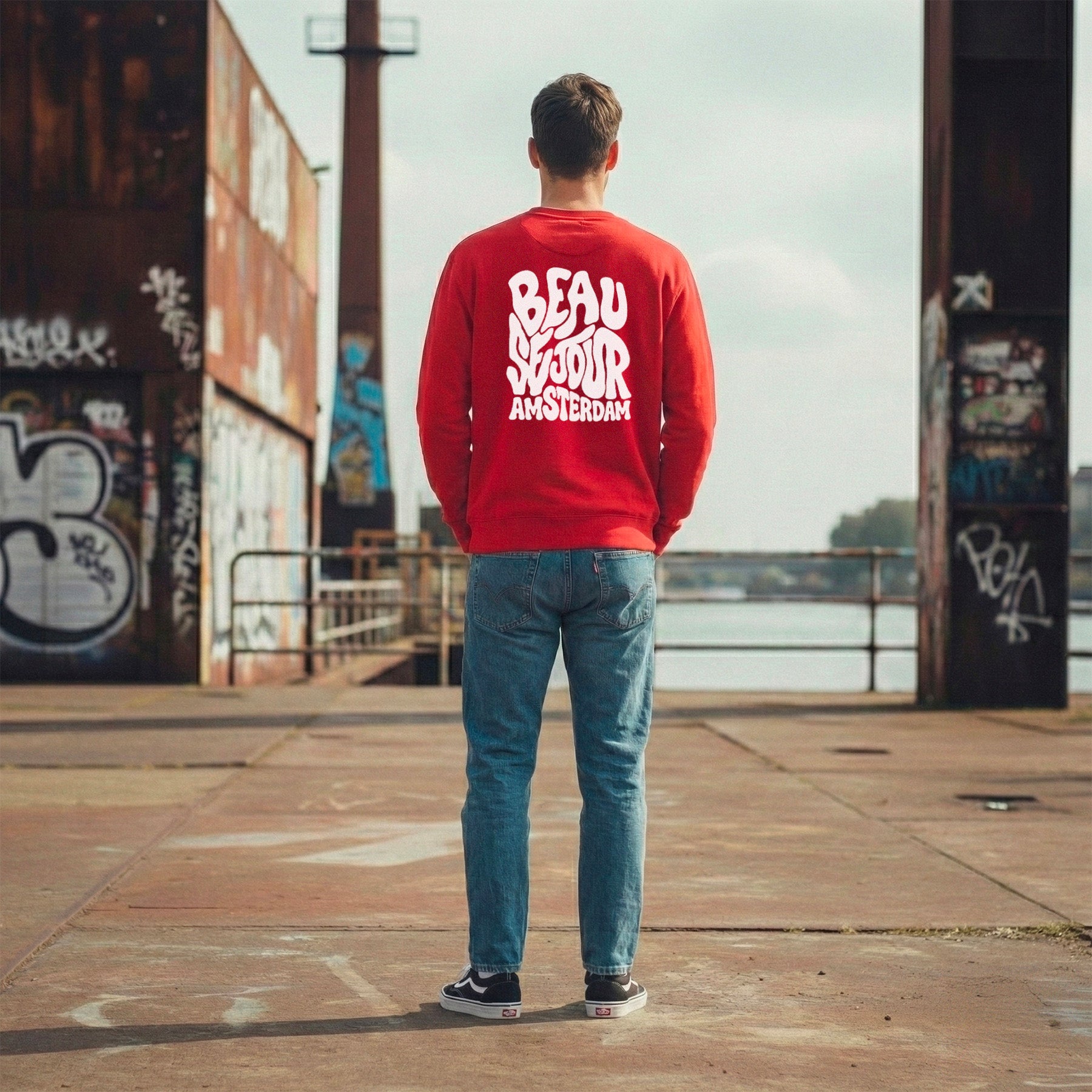 Sweatshirt Amsterdam. Sweatshirt rouge en coton biologique. Sweatshirt col rond amsterdam.
