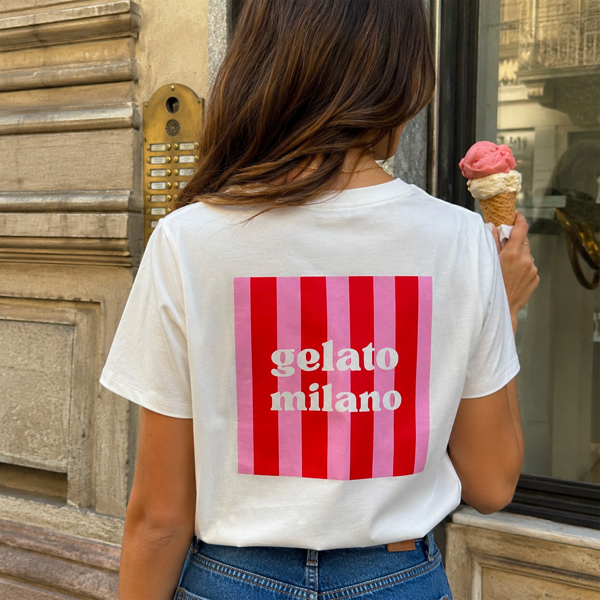 T shirt blanc Gelato Milano avec imprime rose dans le dos