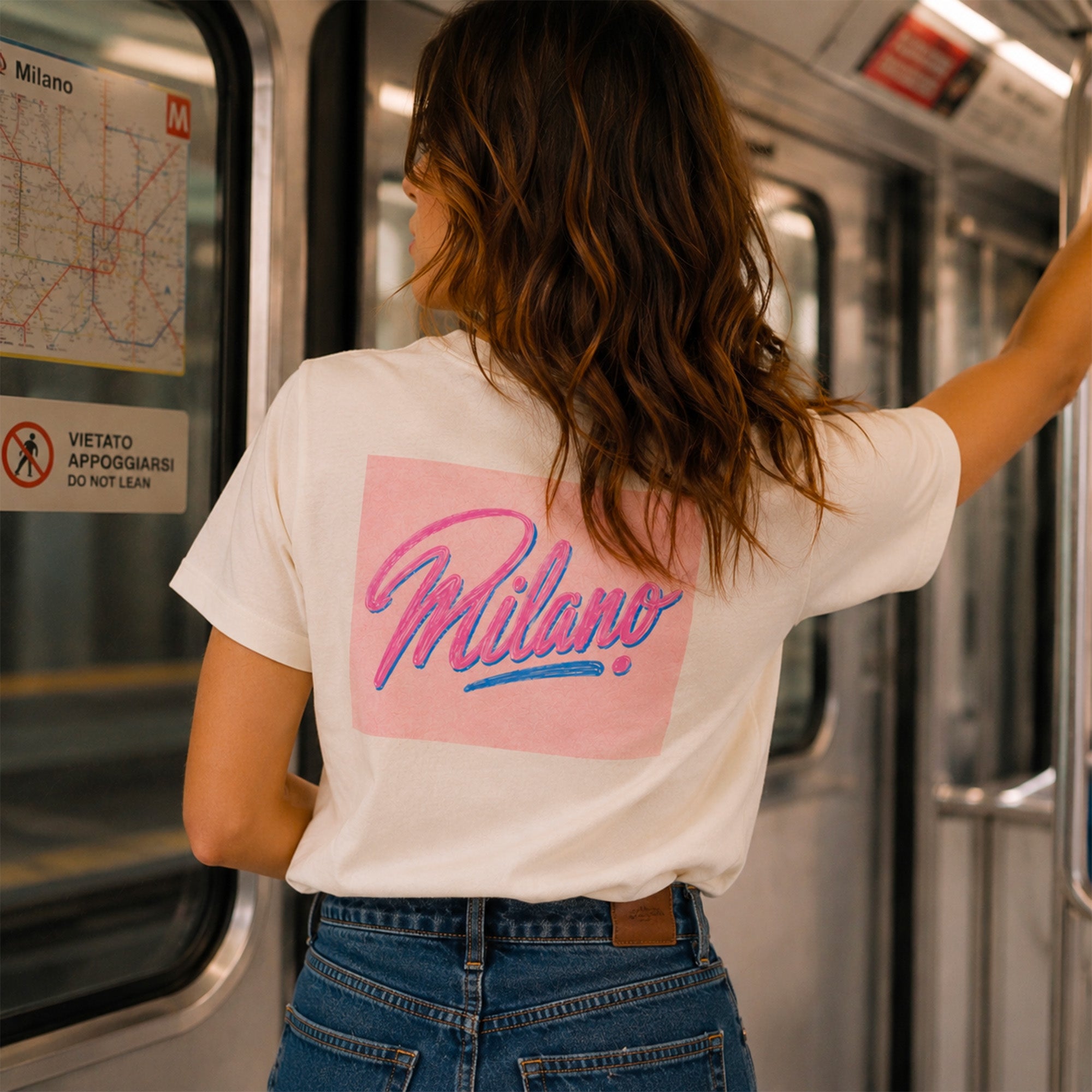 T shirt blanc Milano avec imprime rose et bleu au dos