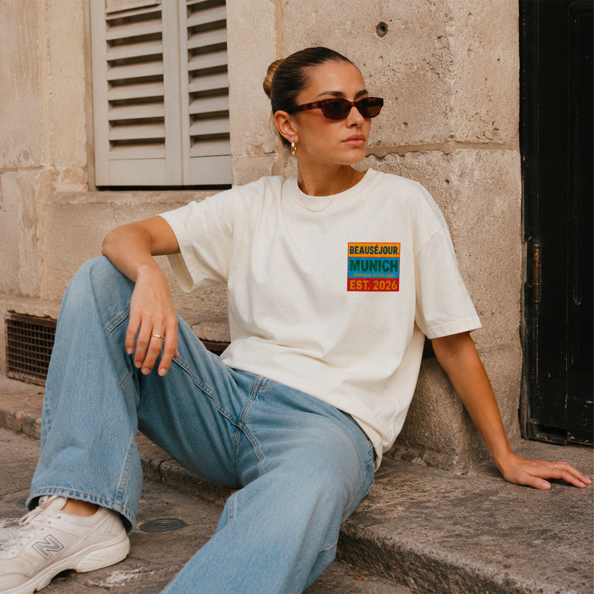 T-Shirt Boxy Gateway to the Alps Beauséjour® coloris crème femme, coupe boxy oversize, vue de face.