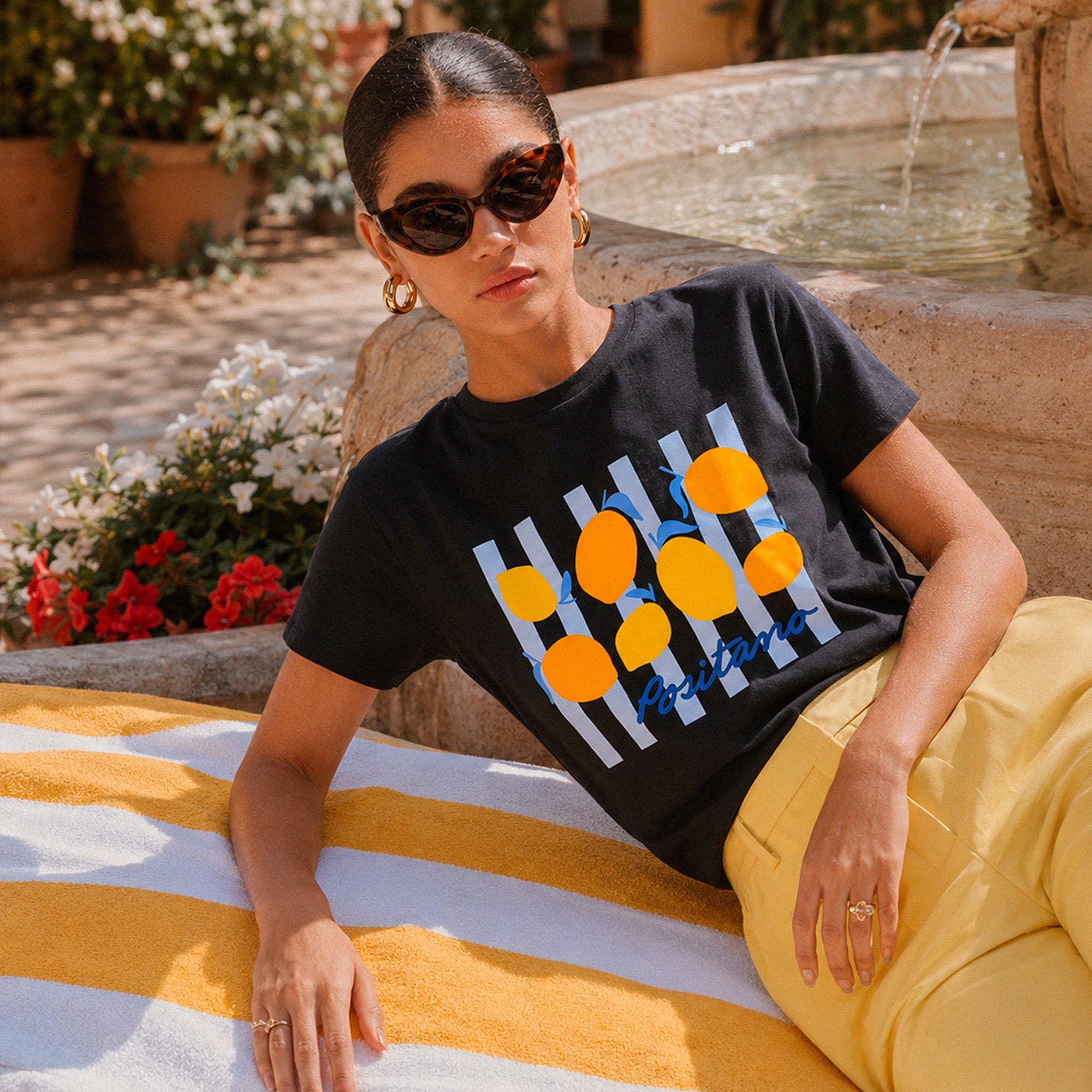 Look estival chic avec tshirt Positano et pantalon jaune