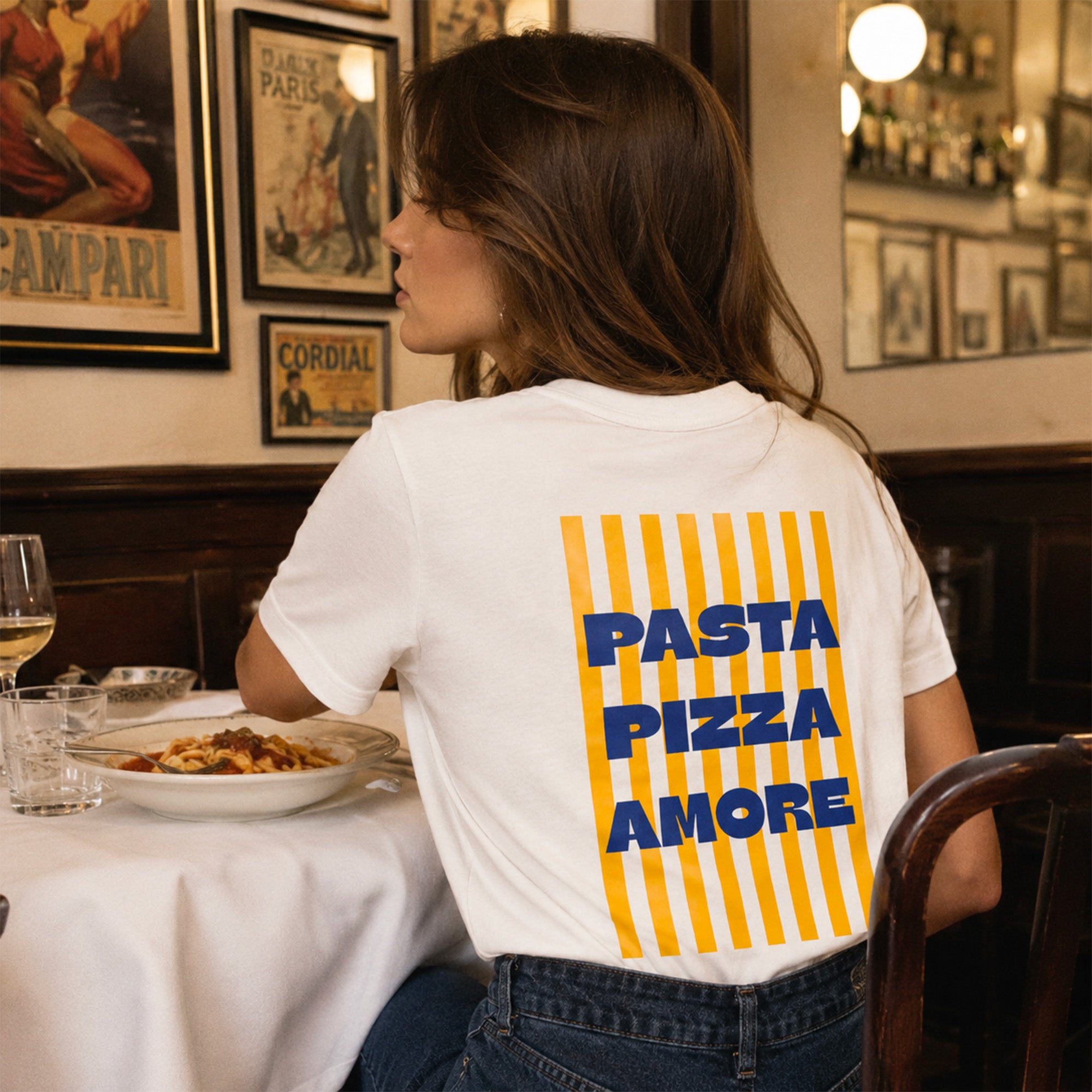 T shirt blanc Pasta Pizza Amore avec imprime jaune et bleu au dos